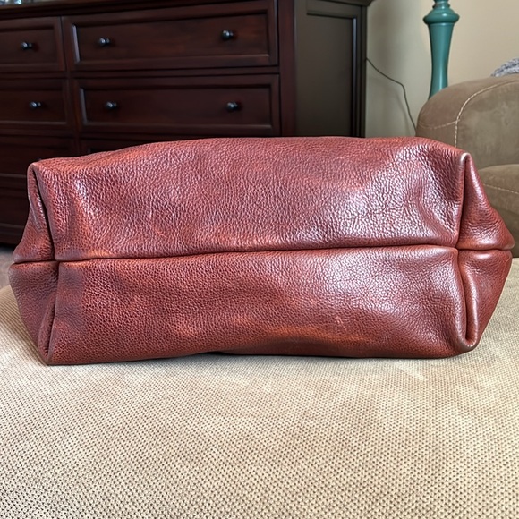 Portland Leather oversized zip tote - Picture 3 of 10